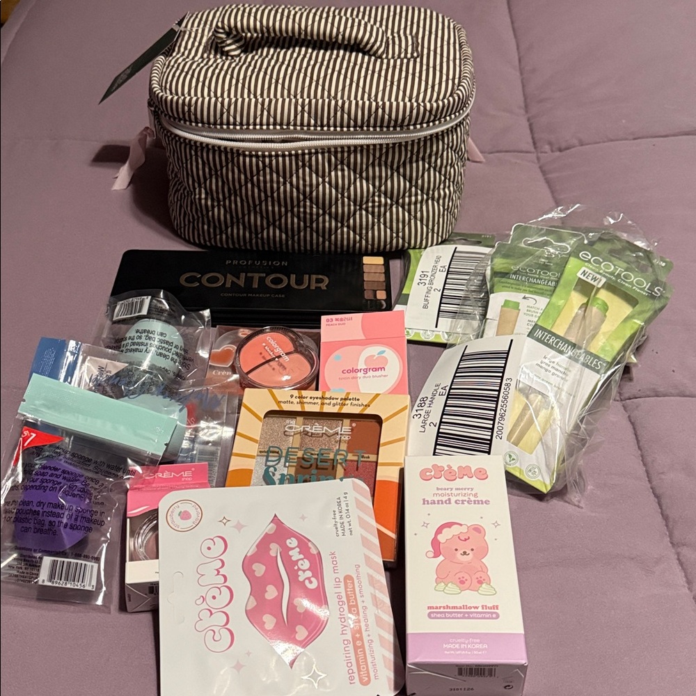 Makeup and Skincare Set with Brushes - Picture 2 of 2
